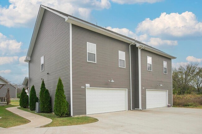 Building Photo - 3637 Hydes Ferry Rd
