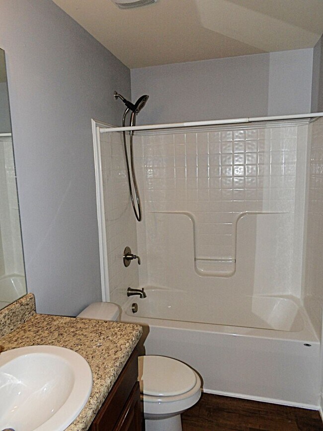 Building Photo - 706 Oak Cove Ln NW