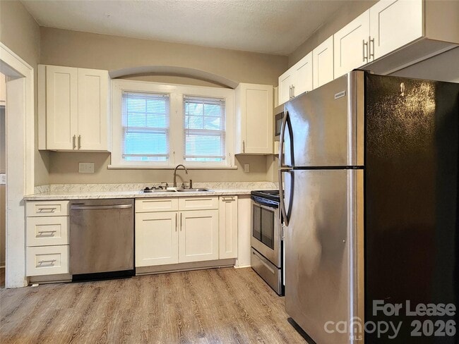 Building Photo - 337 N 9th St