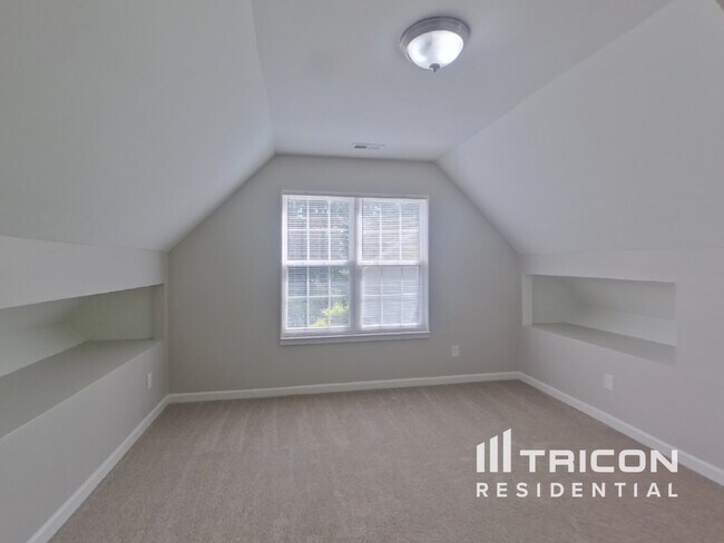 Building Photo - 9701 Pecota Ln