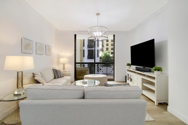 Building Photo - 801 S Olive Ave