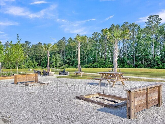 Building Photo - 303 Black Birch Dr