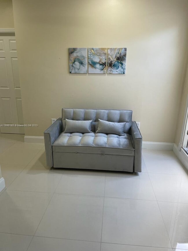 Building Photo - 630 NW 42nd Ave