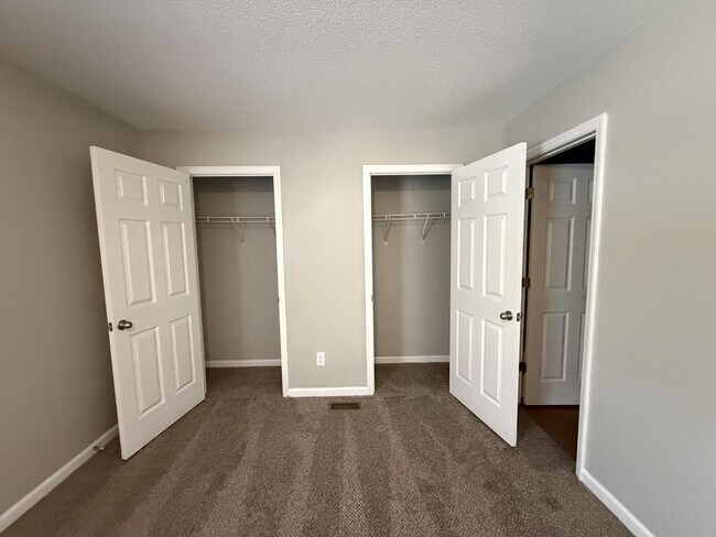 Building Photo - 1 Bedroom / 1.5 Bath with Garage in Gray, TN!