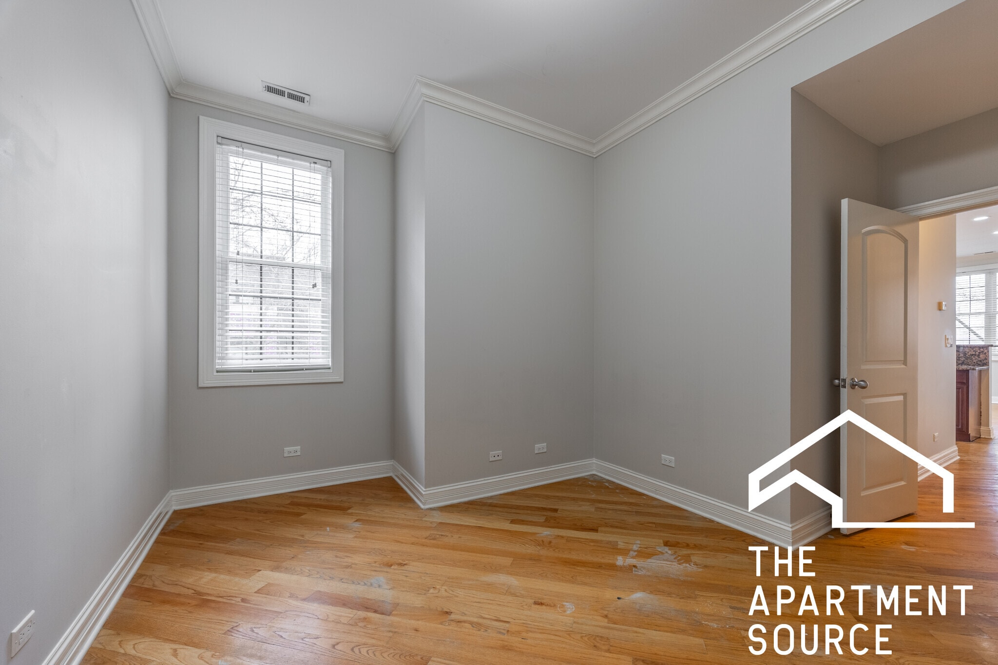 Building Photo - 2332 W Morse Ave