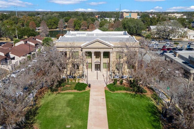 Building Photo - 206 W Main St