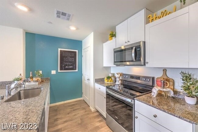 Building Photo - 9114 Hitmaker St