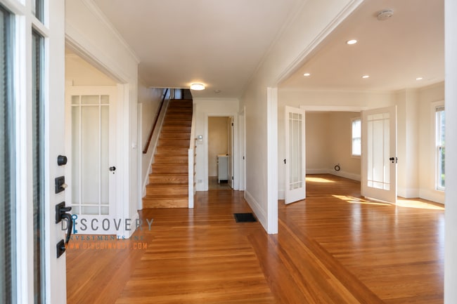Building Photo - Sophisticated Piedmont Home