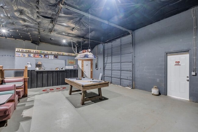 Building Photo - 1409 Buffalo Rd