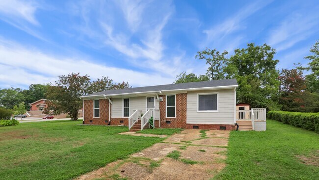 Building Photo - 3132 Fields Dr