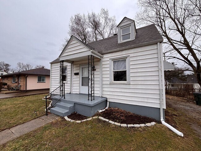 Primary Photo - 4446 Prescott Ave