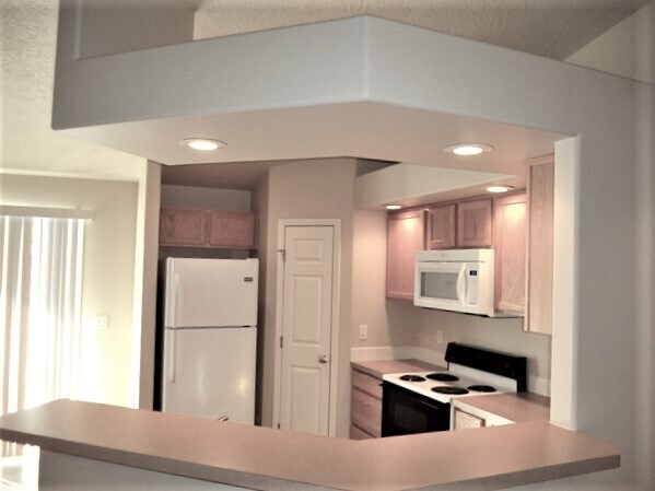 Building Photo - 10513 W Hazelwood Dr
