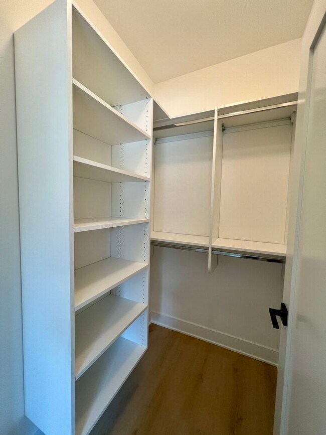 Building Photo - 4231 S Champlain Ave