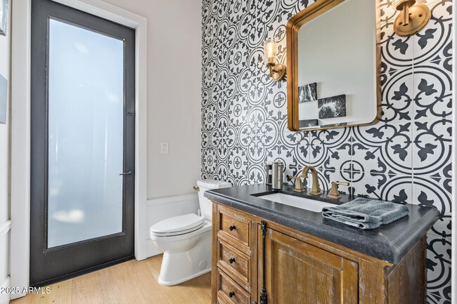 Building Photo - 3810 E Campbell Ave