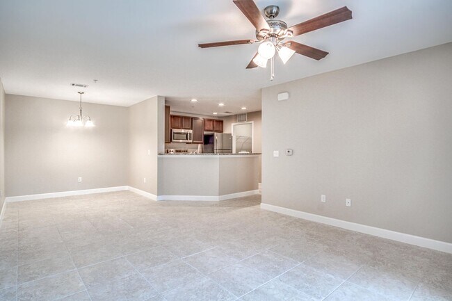 Building Photo - Beautiful 1 Bedroom Apartment in Fort Walton Beach!