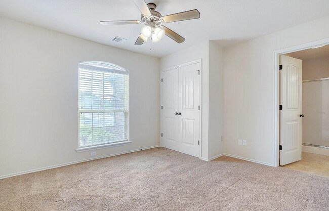 Building Photo - 5 Bed 3 Bath Broken Arrow