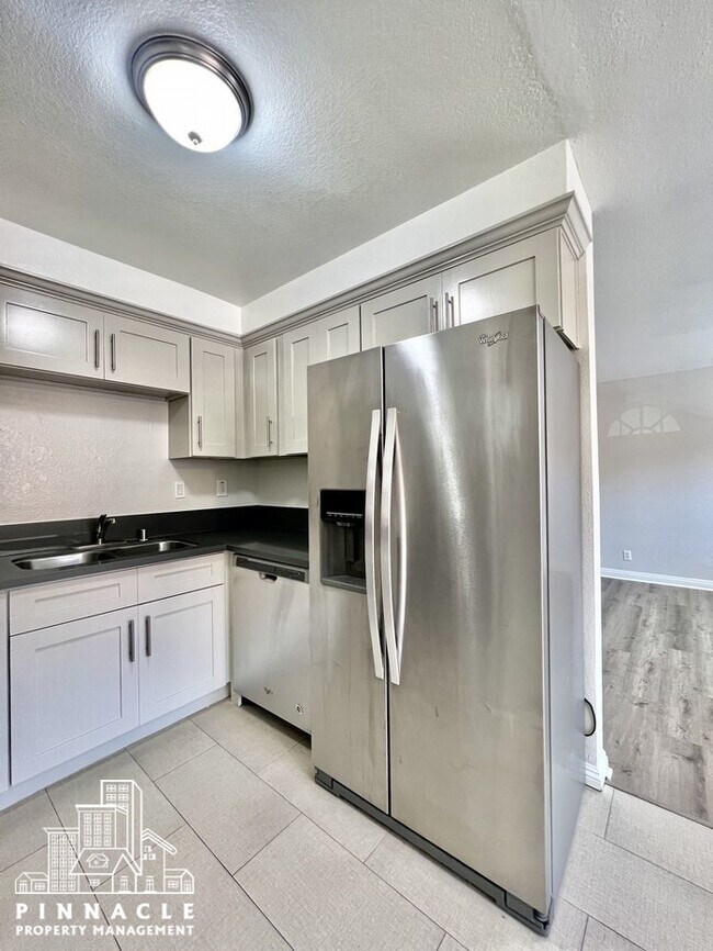 Building Photo - 2 Bed 2 Bath Torrance Apartment For Rent