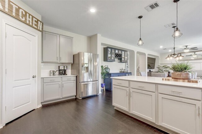 Building Photo - 7916 Springfield Dr