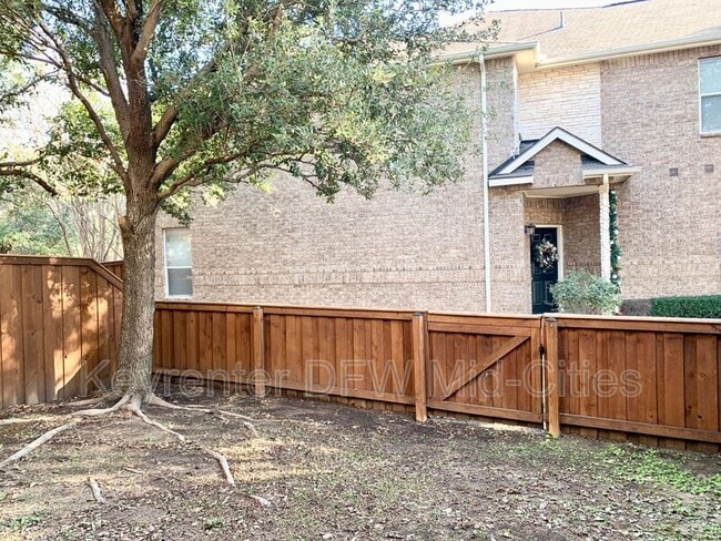 Building Photo - 2993 St Andrews Dr