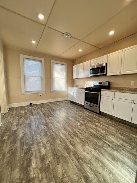 Kitchen - 610 Humphrey St