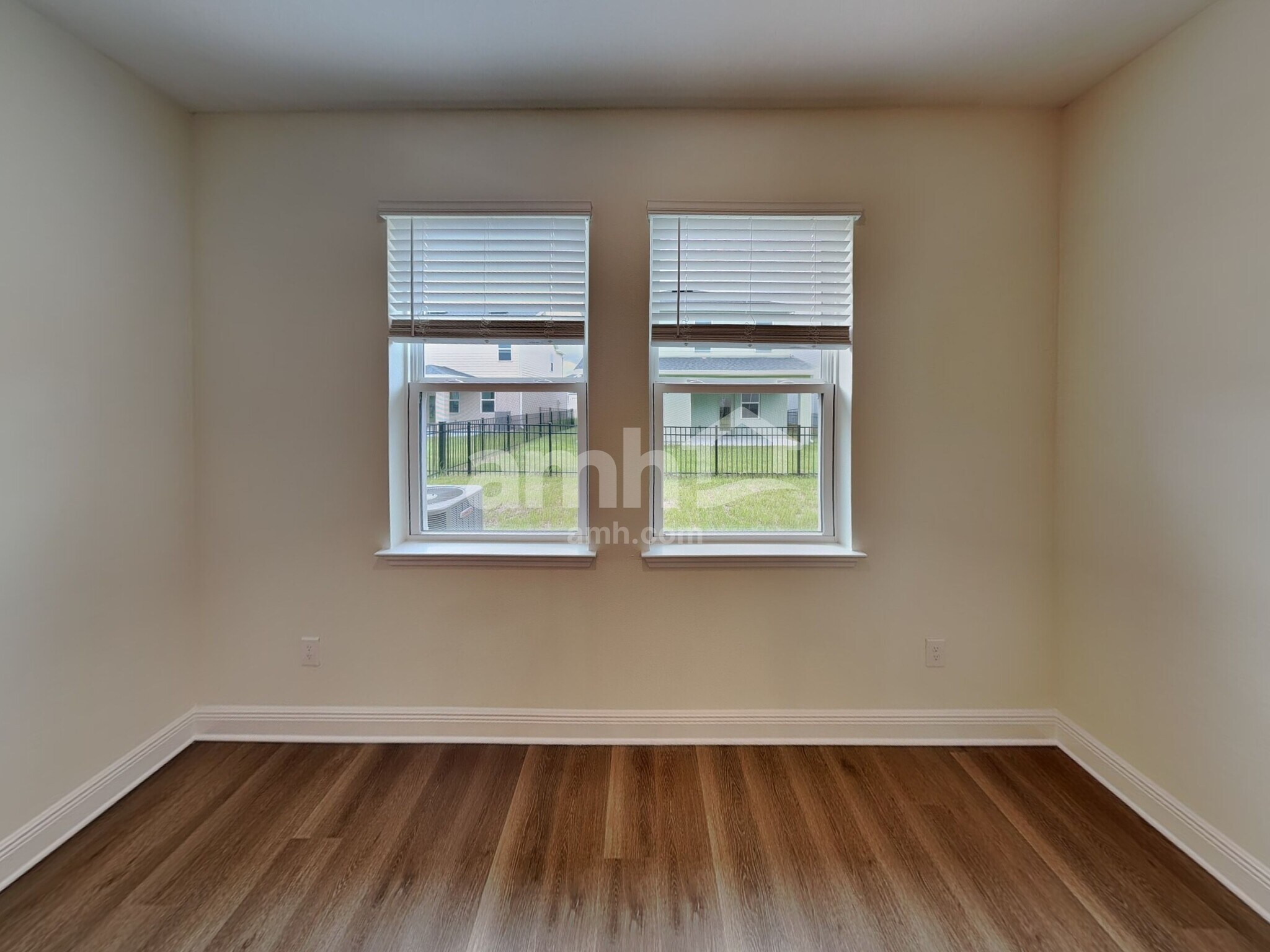 Building Photo - 5992 Pinewood Ests Dr