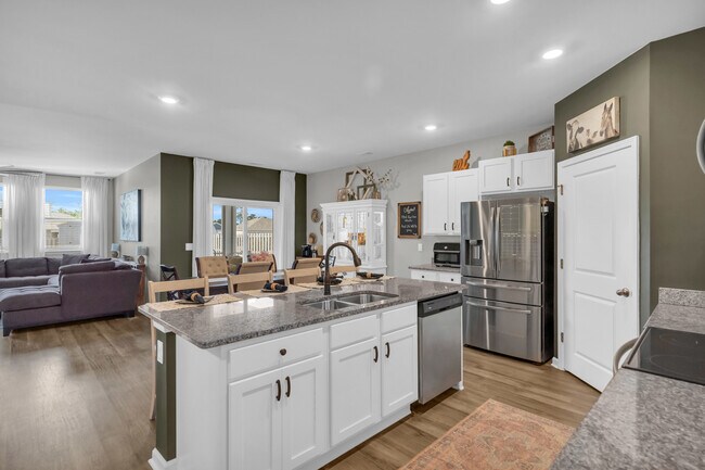 Building Photo - 1049 Burled Oak Rdg Lp SE