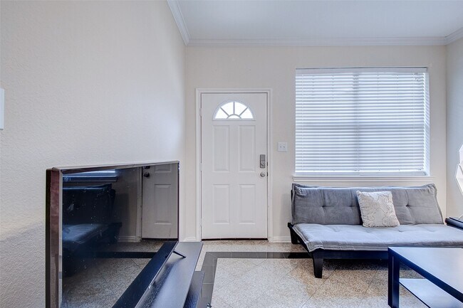 Building Photo - 9400 Bellaire Blvd