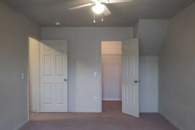 Building Photo - 5005 Scotch Pine Ave