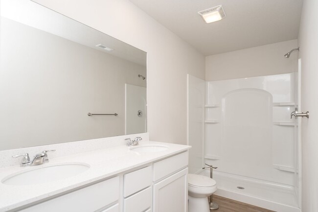 Building Photo - 3 Bedroom Two Story Twinhome for Rent!