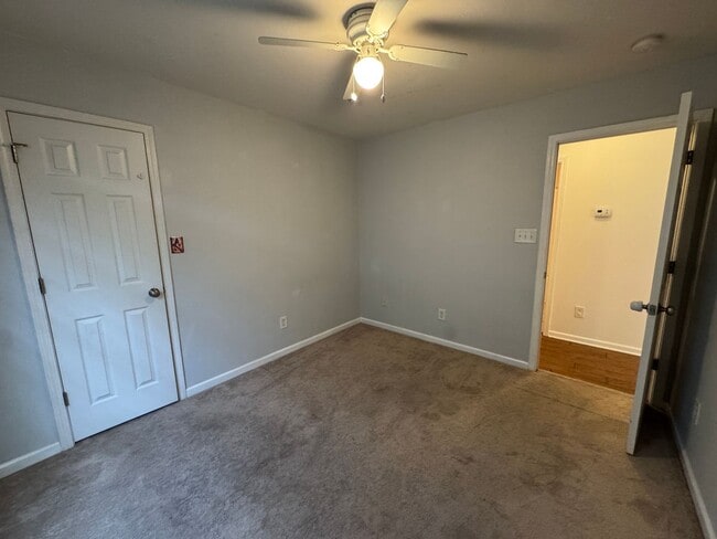 Building Photo - Available to Show