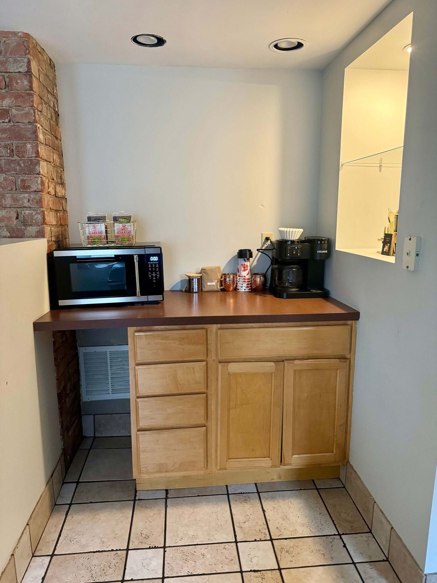 Building Photo - 1235 Highland St