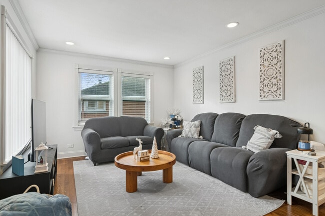 Building Photo - 102 S Ashland Ave