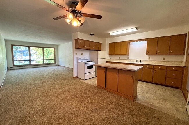Primary Photo - 2409 Fremont Ave