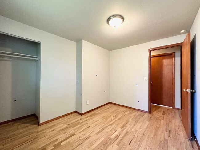 Building Photo - 3BR/1+1BA Single Family House - Bellevue