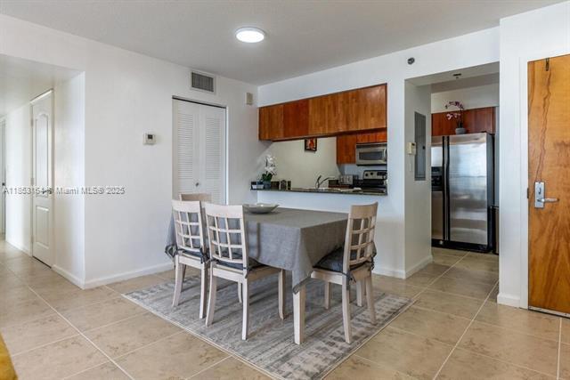 Building Photo - 1200 Brickell Bay Dr