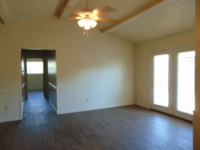 Building Photo - 6914fre