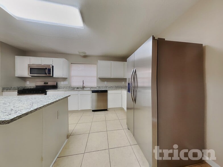 Building Photo - 7002 Echo Pines Dr