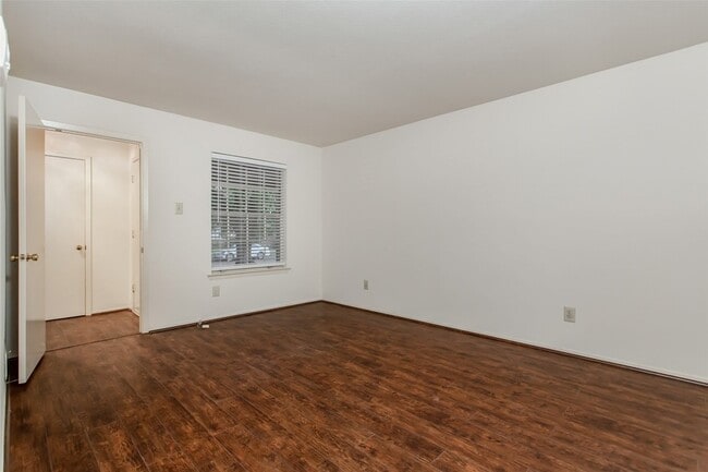 Building Photo - 7544 Brentcove Cir