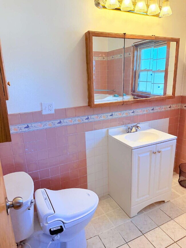 Building Photo - Beautifully Remodeled 4 Bed / 2.5 Bath Home for Rent – National City (ADA Friendly)