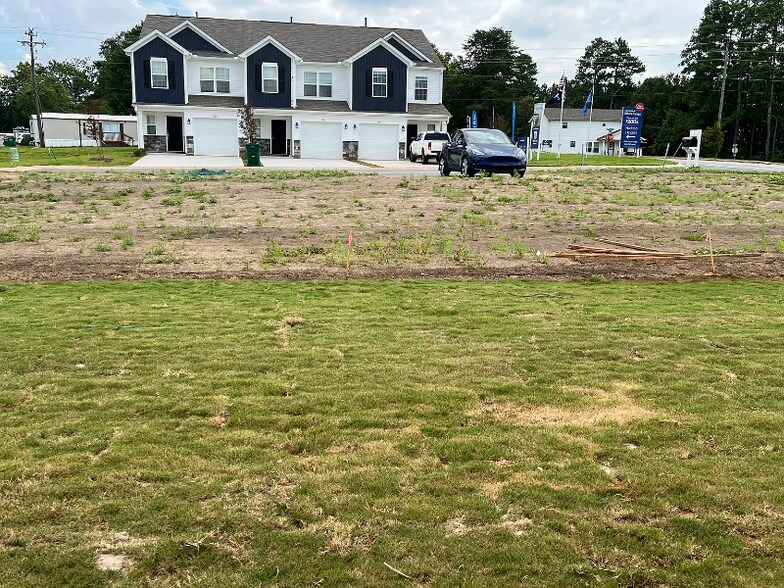 Building Photo - 712 Peyden Ln