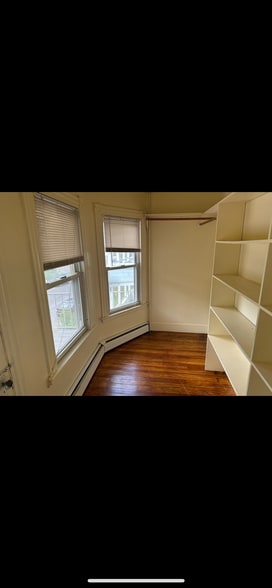 Building Photo - 373 Congress Ave