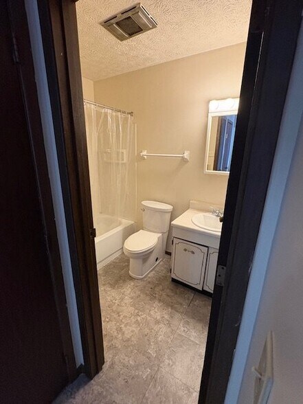 Building Photo - 478 Arch St