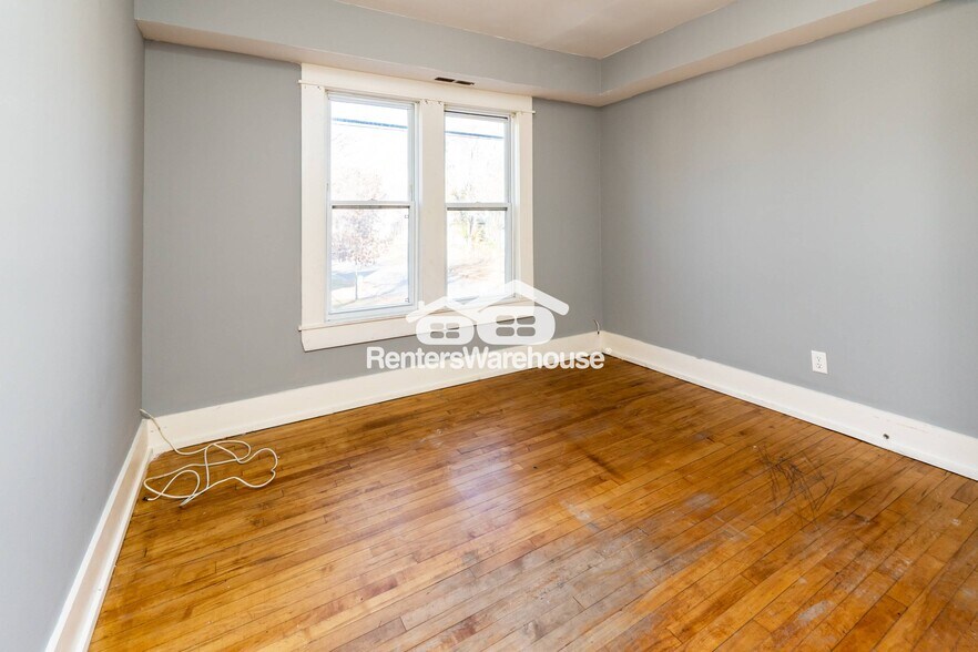 Building Photo - 568 N Farrington St