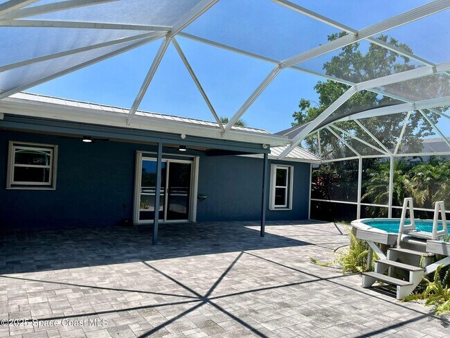 Building Photo - 3463 Mazur Dr