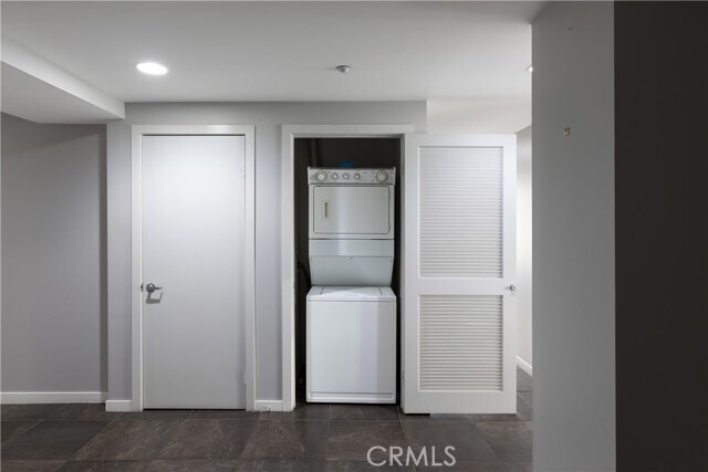 Building Photo - 400 W Ocean Blvd