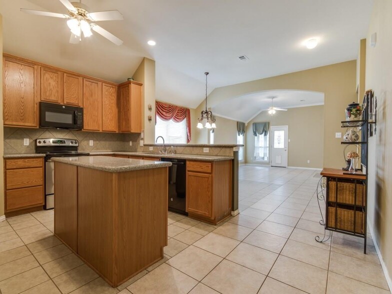 Kitchen - 11509 Crystal Falls Drive