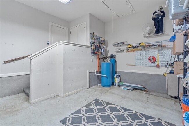 Building Photo - 2101 Aaron Ross Way