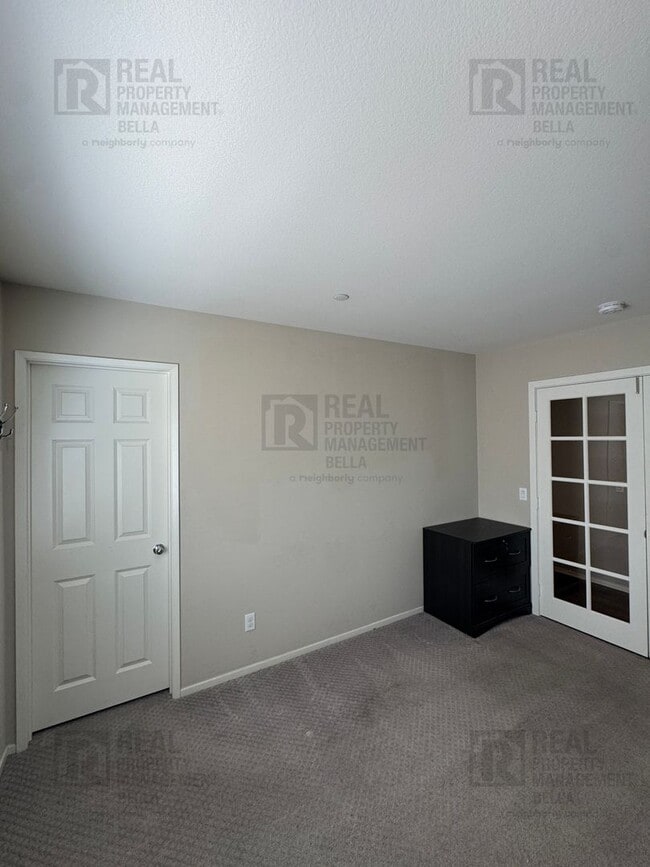 Building Photo - 31372 McKenna Ct