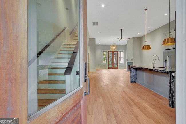Building Photo - 10659 Serenbe Ln