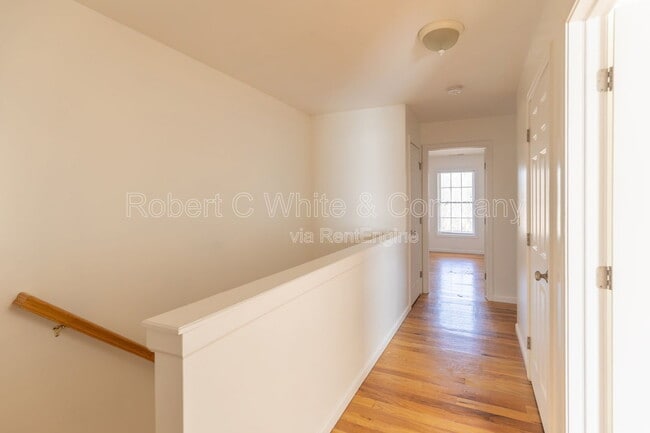 Building Photo - 10 Winthrop Dr